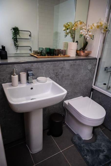 2 Bed Apt In Leeds City Centre Esterno foto